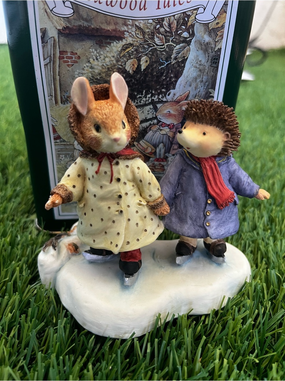 Villeroy & Boch Foxwood Tales collection figurine and tin box